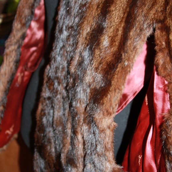 Real Fur Jacket made by Fattner Furs Cincinnati - Picture 4 of 4